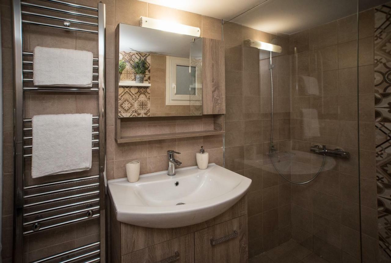 Real New Flat - 1' To Metro - Direct Acropolis,pireus - Heating And Cooling System Athens